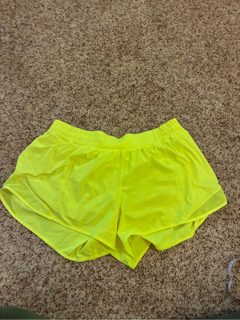 lululemon Hotty Hot Low-Rise 4” Lined Shorts Neon Yellow Size 14 Tall